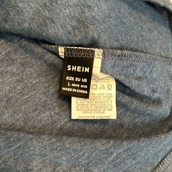 SHEIN long sleeve top with gold snaps - Picture 3 of 3